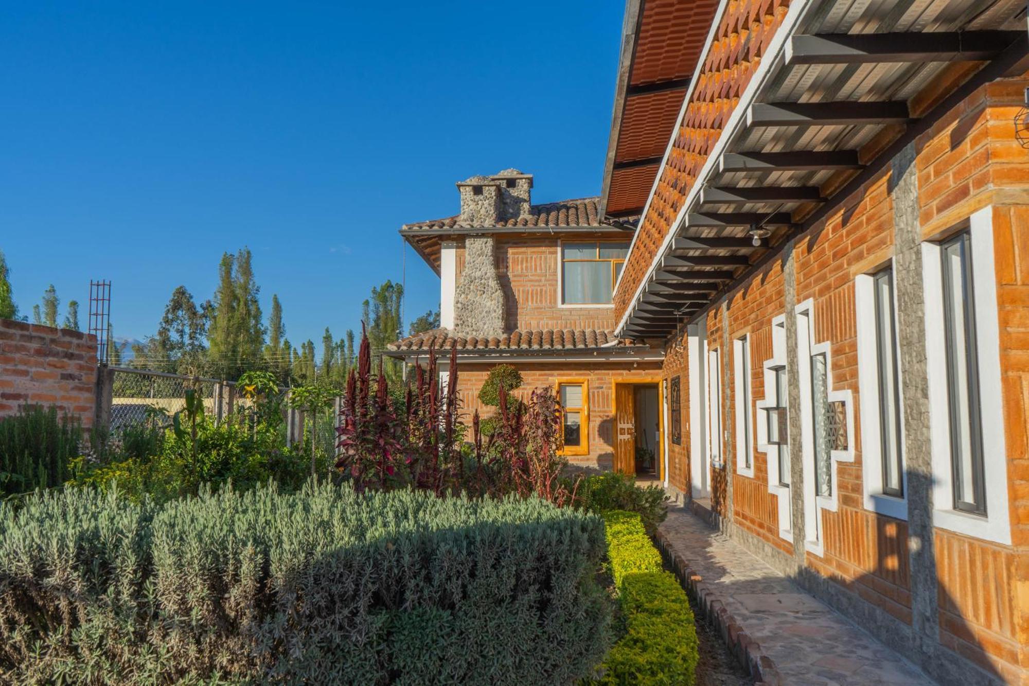 Watzara Wasi Familiar Camprestre Y Lofts En