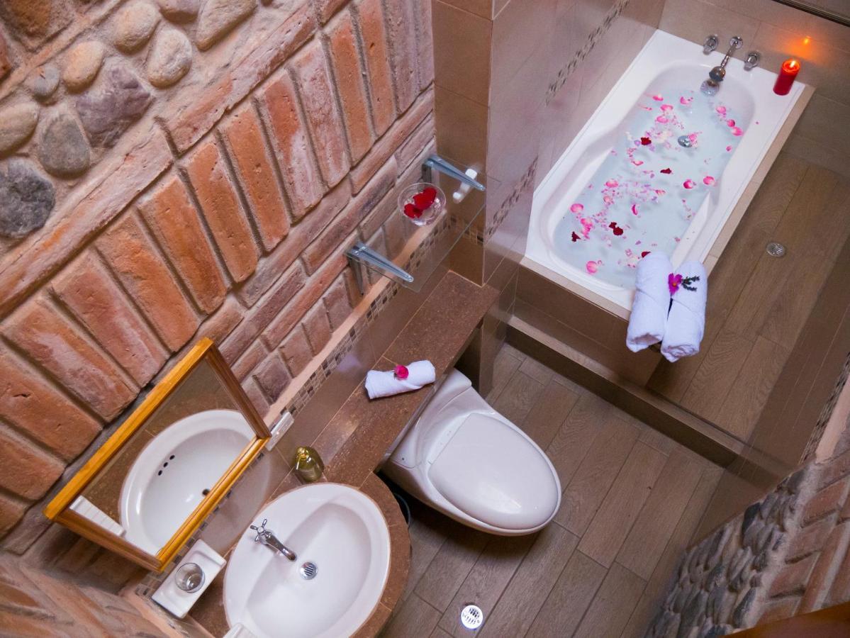 Watzara Wasi Familiar Camprestre Y Lofts En Cotacachi